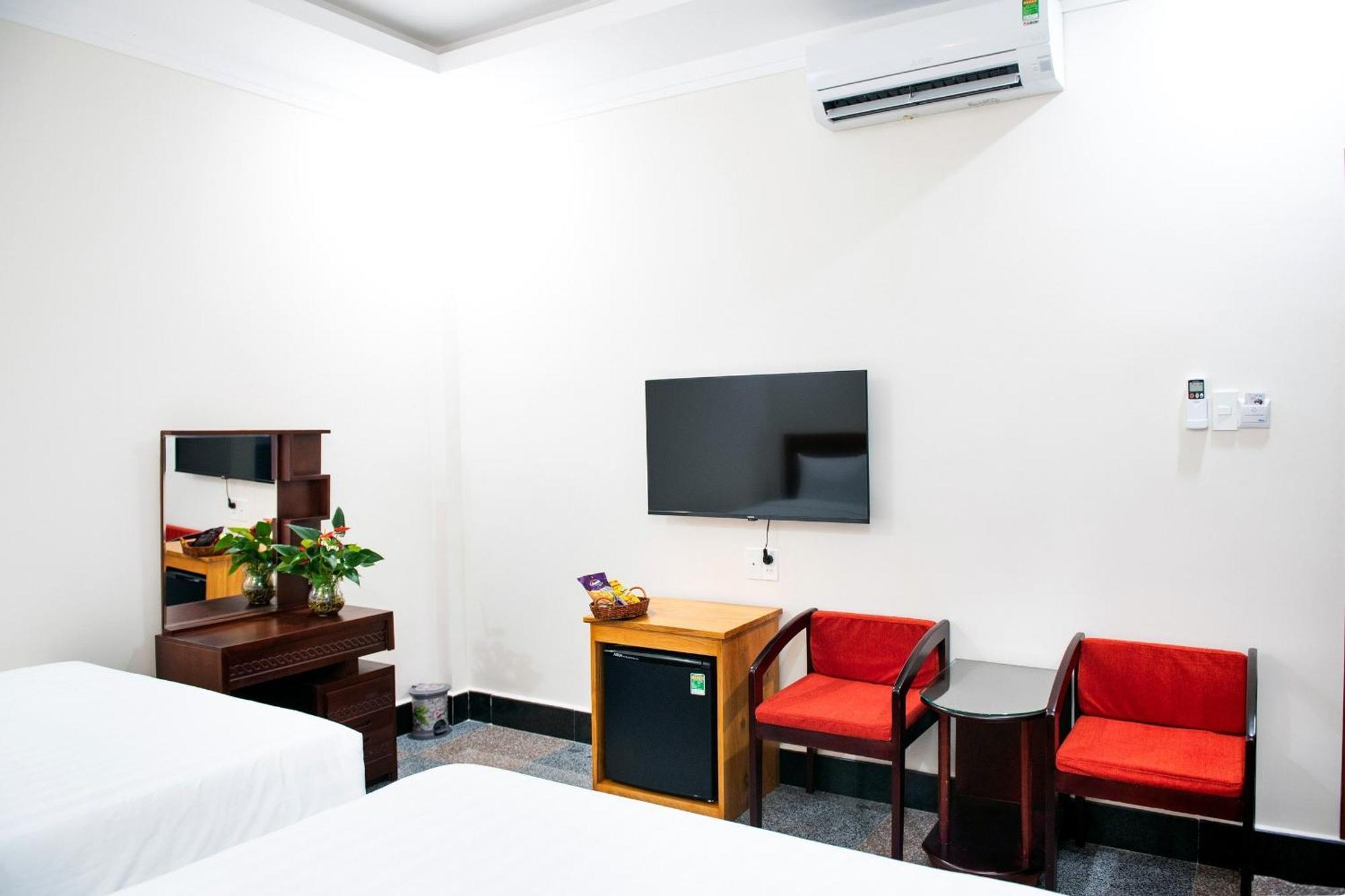 Minh Lam Hotel Pleiku Exteriör bild