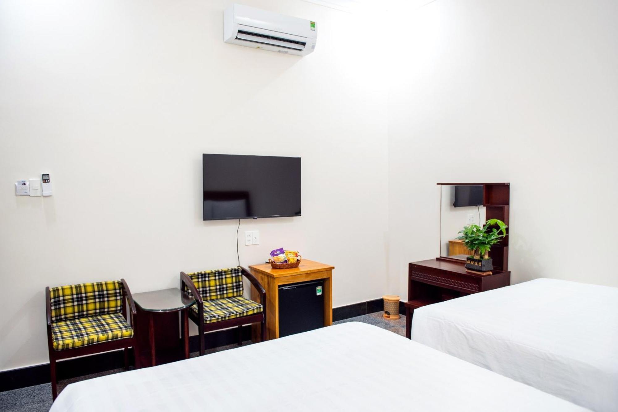 Minh Lam Hotel Pleiku Exteriör bild